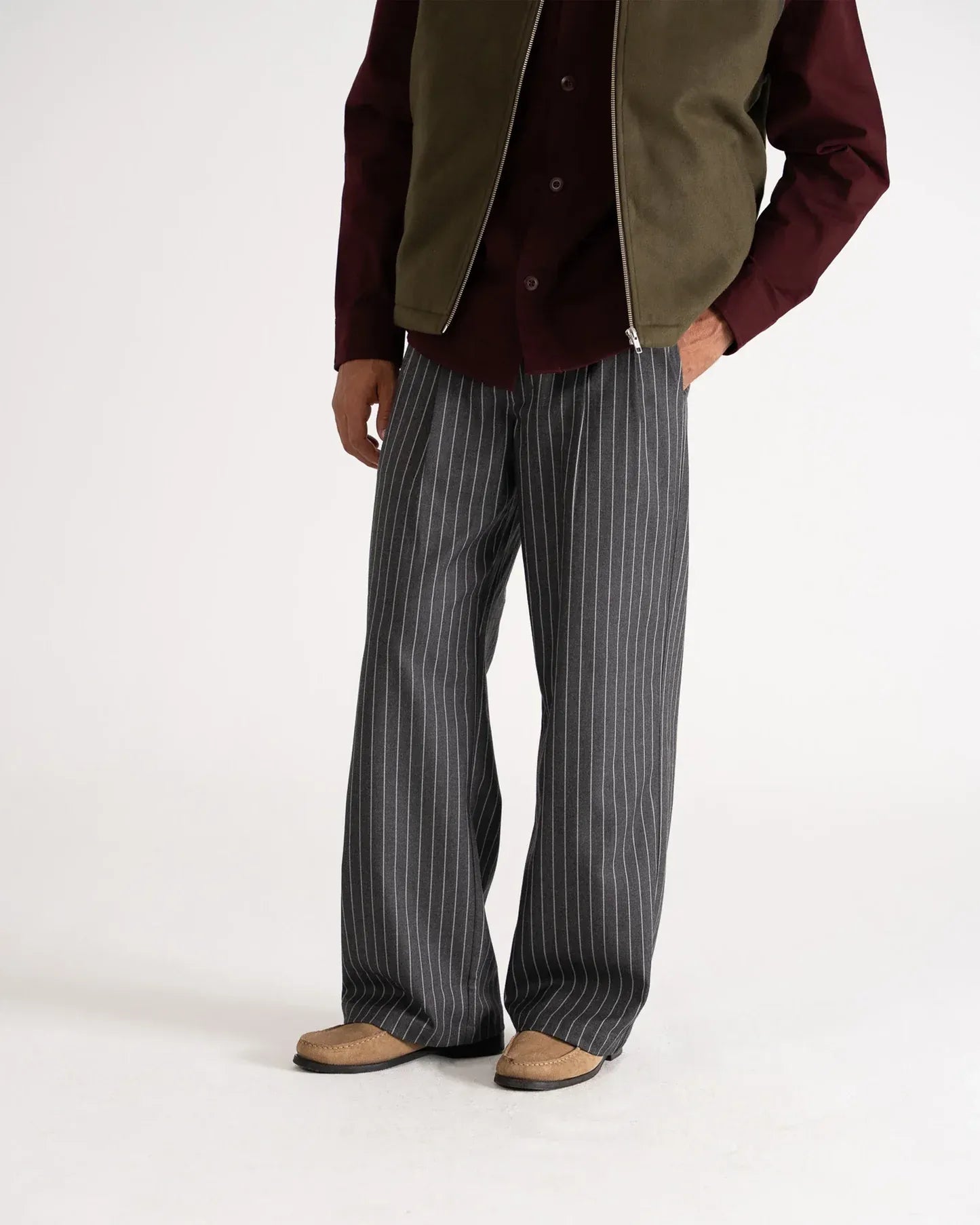 Pinstripe pleated pants 1